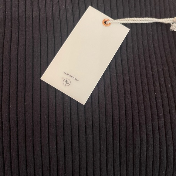 Good American 90s Sweater Tank - Picture 7 of 7